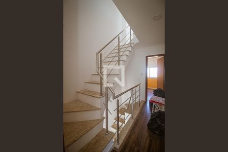 Corredor de casa à venda com 3 quartos, 105m² em Guarujá, Porto Alegre