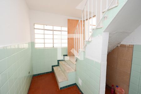 Casa à venda com 276m², 3 quartos e 2 vagas Casa à venda com 276m², 3 quartos e 2 vagasEscada
