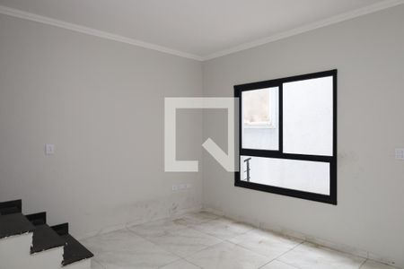 Sala de casa de condomínio para alugar com 2 quartos, 70m² em Vila Curuçá Velha, São Paulo