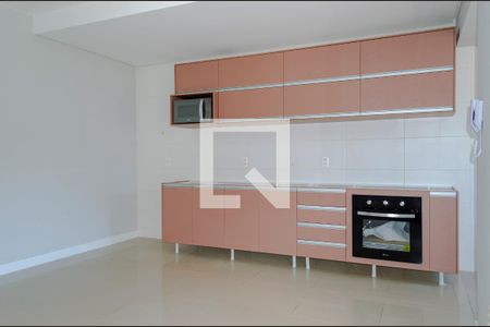 Sala / Cozinha de apartamento para alugar com 2 quartos, 75m² em Itacorubi, Florianópolis