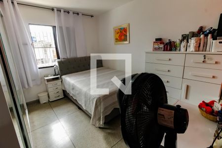 Quarto 1 de casa à venda com 3 quartos, 120m² em Parque Pinheiros, Taboão da Serra