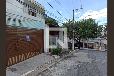 Casa à venda com 100m², 2 quartos e 1 vaga Casa à venda com 100m², 2 quartos e 1 vagaFachada