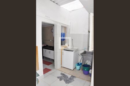 Casa à venda com 100m², 2 quartos e 1 vaga Casa à venda com 100m², 2 quartos e 1 vagaÁrea de Serviço