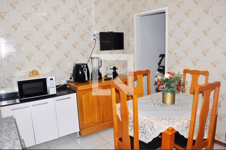 Casa à venda com 100m², 2 quartos e 1 vaga Casa à venda com 100m², 2 quartos e 1 vagaCozinha