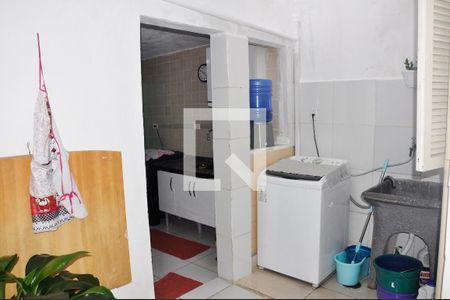 Casa à venda com 100m², 2 quartos e 1 vaga Casa à venda com 100m², 2 quartos e 1 vagaÁrea de Serviço