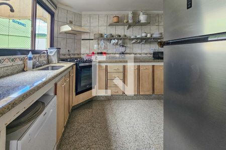 Apartamento para alugar com 300m², 5 quartos e 3 vagas Apartamento para alugar com 300m², 5 quartos e 3 vagasCozinha