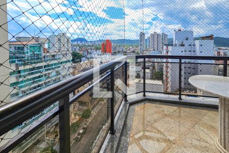 Apartamento para alugar com 300m², 5 quartos e 3 vagas Apartamento para alugar com 300m², 5 quartos e 3 vagasVaranda