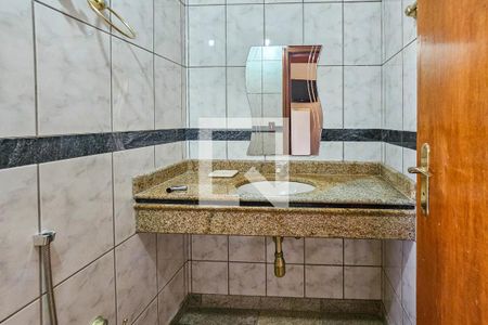 Apartamento para alugar com 300m², 5 quartos e 3 vagas Apartamento para alugar com 300m², 5 quartos e 3 vagasBanheiro da Suíte 5