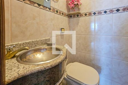 Apartamento para alugar com 300m², 5 quartos e 3 vagas Apartamento para alugar com 300m², 5 quartos e 3 vagasBanheiro