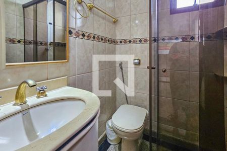 Apartamento para alugar com 300m², 5 quartos e 3 vagas Apartamento para alugar com 300m², 5 quartos e 3 vagasBanheiro da Suíte 1