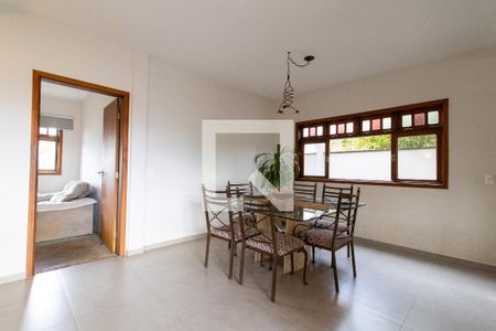 Sala de casa de condomínio à venda com 3 quartos, 445m² em Conjunto Habitacional Vila Santana (sousas), Campinas