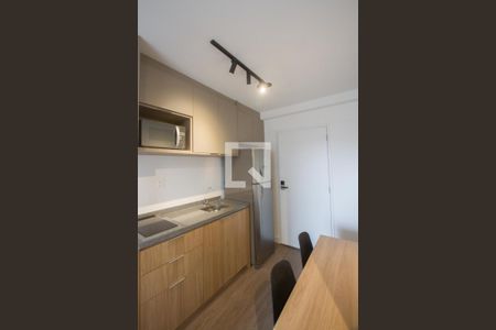 Cozinha de apartamento para alugar com 1 quarto, 25m² em Campo Belo, São Paulo