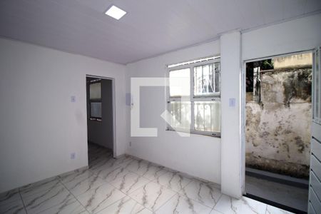 Sala de casa para alugar com 2 quartos, 50m² em Brás de Pina, Rio de Janeiro