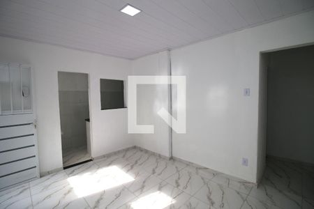 Sala de casa para alugar com 2 quartos, 50m² em Brás de Pina, Rio de Janeiro