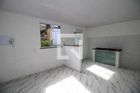 Sala de casa para alugar com 2 quartos, 70m² em Brás de Pina, Rio de Janeiro