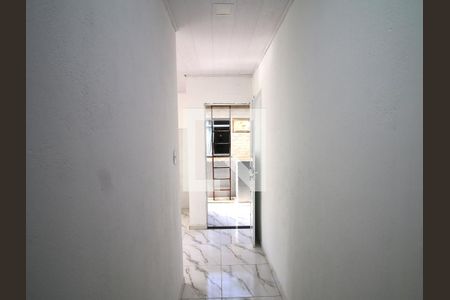 Sala - Corredor de casa para alugar com 2 quartos, 70m² em Brás de Pina, Rio de Janeiro