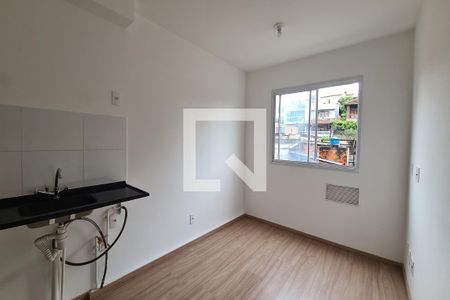 Sala e Cozinha de apartamento para alugar com 1 quarto, 27m² em Cidade Satelite Santa Barbara, São Paulo