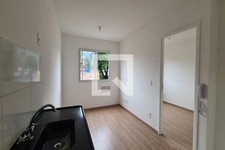 Sala e Cozinha de apartamento para alugar com 1 quarto, 27m² em Cidade Satelite Santa Barbara, São Paulo