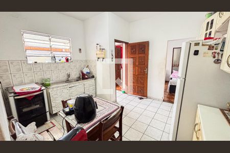 Casa à venda com 125m², 2 quartos e 2 vagas Casa à venda com 125m², 2 quartos e 2 vagasCozinha