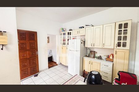 Casa à venda com 125m², 2 quartos e 2 vagas Casa à venda com 125m², 2 quartos e 2 vagasCozinha