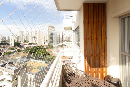 Varanda de apartamento à venda com 2 quartos, 60m² em Itaim Bibi, São Paulo