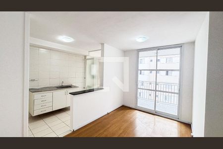 Sala de apartamento para alugar com 2 quartos, 65m² em Jardim, Santo André