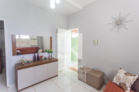 Sala de casa para alugar com 2 quartos, 95m² em Cachoeirinha, Belo Horizonte