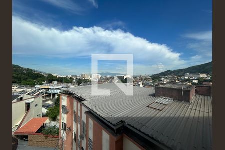 Vista do Quarto 1 de apartamento para alugar com 2 quartos, 63m² em Cascadura, Rio de Janeiro