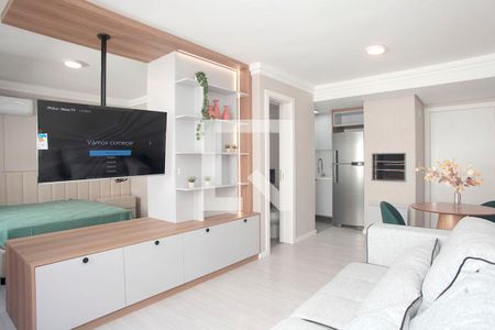 Sala de kitnet/studio à venda com 1 quarto, 42m² em Auxiliadora, Porto Alegre