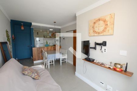 Sala de apartamento para alugar com 3 quartos, 72m² em Vila Isa, São Paulo