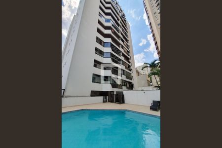 Apartamento à venda com 125m², 4 quartos e 2 vagas Apartamento à venda com 125m², 4 quartos e 2 vagasÁrea comum - Piscina