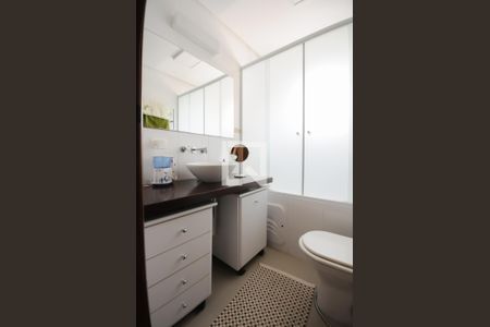 Apartamento à venda com 125m², 4 quartos e 2 vagas Apartamento à venda com 125m², 4 quartos e 2 vagasBanheiro da Suíte