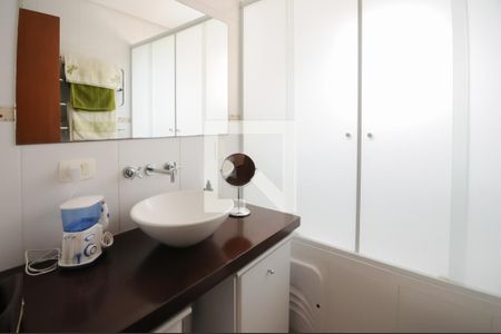 Apartamento à venda com 125m², 4 quartos e 2 vagas Apartamento à venda com 125m², 4 quartos e 2 vagasBanheiro da Suíte