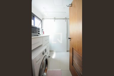 Apartamento à venda com 125m², 4 quartos e 2 vagas Apartamento à venda com 125m², 4 quartos e 2 vagasÁrea de Serviço