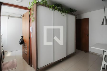 Apartamento à venda com 125m², 4 quartos e 2 vagas Apartamento à venda com 125m², 4 quartos e 2 vagasCozinha - Armários