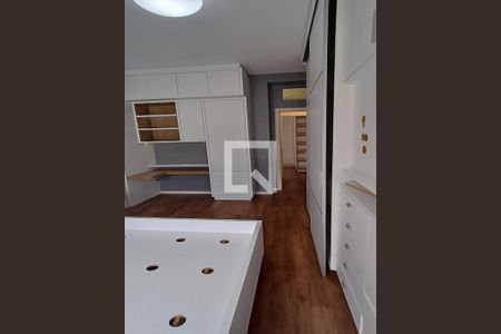 suíte 1 de apartamento para alugar com 2 quartos, 74m² em Coqueiros, Florianópolis