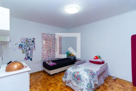 Quarto 2 de casa à venda com 3 quartos, 300m² em Vila California, São Paulo