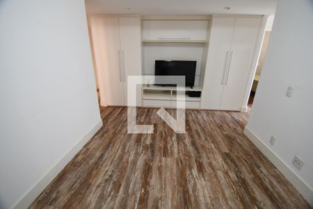 Sala TV de apartamento à venda com 3 quartos, 196m² em Centro, Campinas