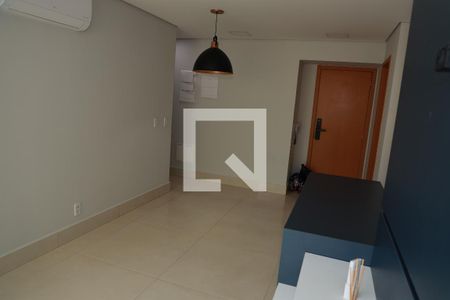 Sala de apartamento para alugar com 2 quartos, 70m² em Setor Bueno, Goiânia