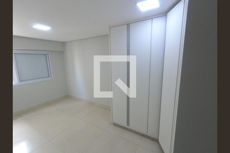 Quarto 2 de apartamento para alugar com 2 quartos, 70m² em Setor Bueno, Goiânia