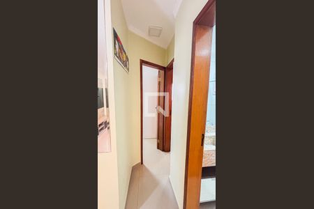 Corredor de apartamento à venda com 2 quartos, 56m² em Jardim Santo Alberto, Santo André