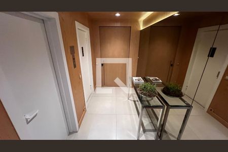 Hall de apartamento à venda com 3 quartos, 232m² em Jardim Europa, São Paulo