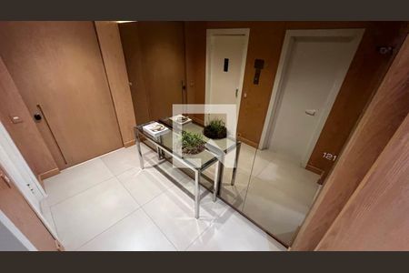 Hall de apartamento à venda com 3 quartos, 232m² em Jardim Europa, São Paulo