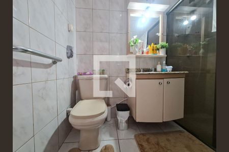 Banheiro da Suíte de casa à venda com 3 quartos, 181m² em Jardim Maria Helena, Guarulhos