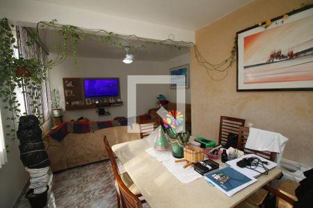 Sala de casa para alugar com 3 quartos, 200m² em Olaria, Rio de Janeiro