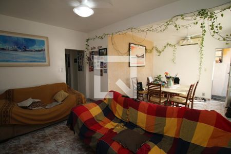 Sala de casa para alugar com 3 quartos, 200m² em Olaria, Rio de Janeiro