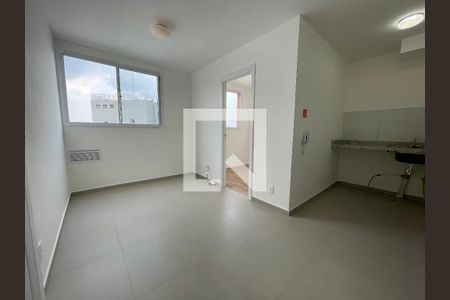 Sala de apartamento para alugar com 2 quartos, 34m² em Vila Gomes, São Paulo