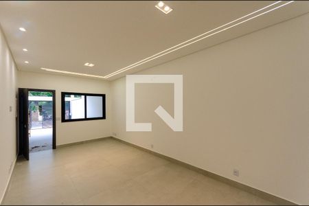 Sala de casa à venda com 3 quartos, 136m² em Vila Fiat Lux, São Paulo