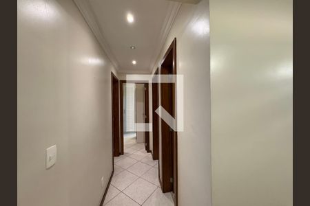 Corredor de apartamento para alugar com 3 quartos, 93m² em Recreio dos Bandeirantes, Rio de Janeiro