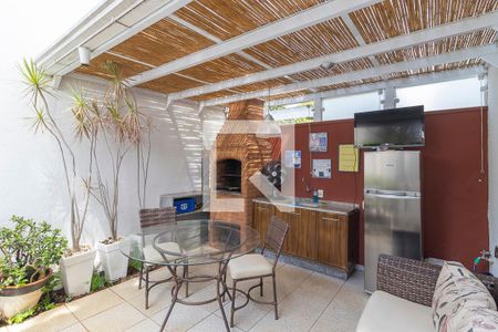 Casa de condomínio à venda com 140m², 3 quartos e 2 vagas Casa de condomínio à venda com 140m², 3 quartos e 2 vagasChurrasqueira